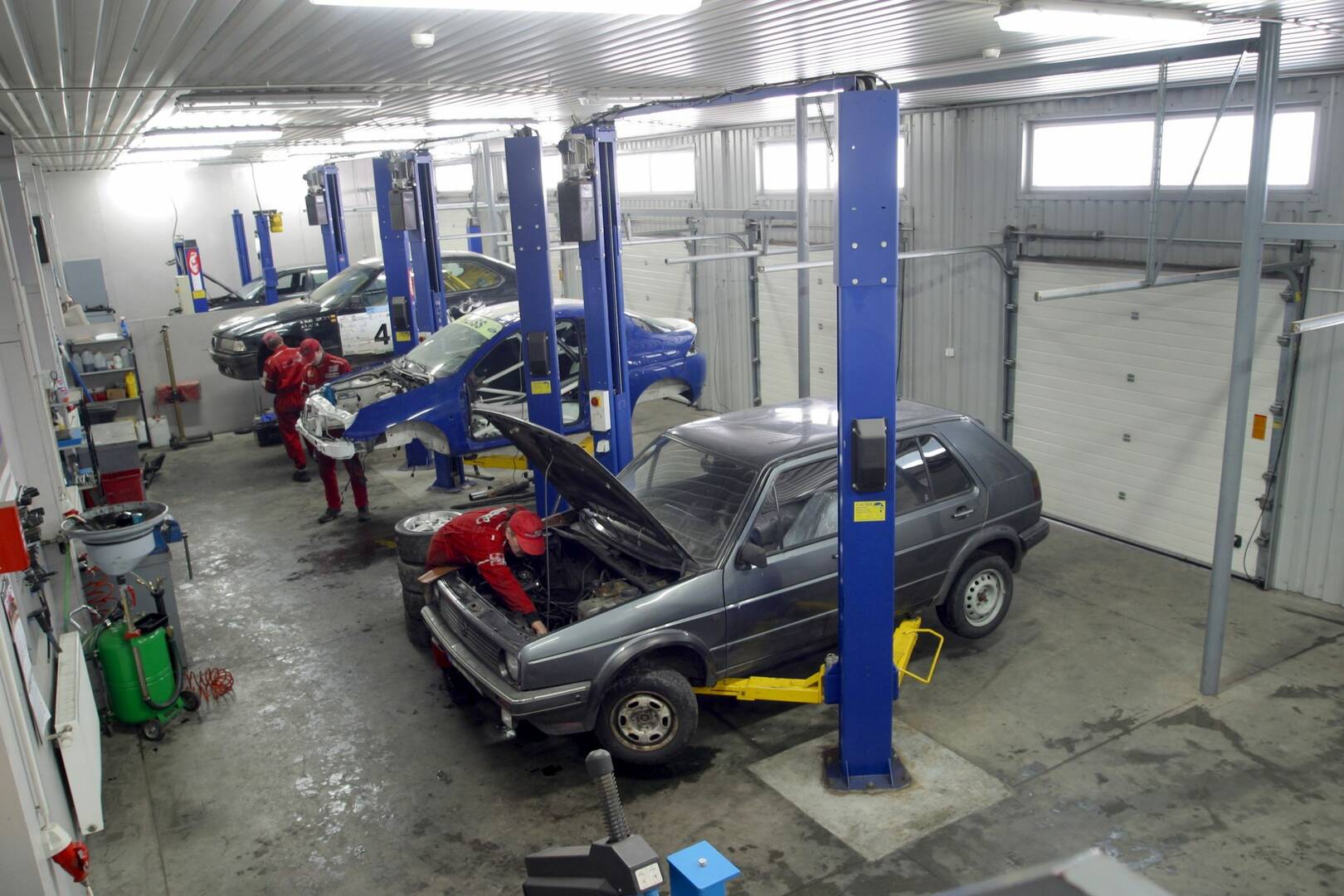 Auto Glass & Tint Shop – Auto Glass Repair In Overland Park KS.